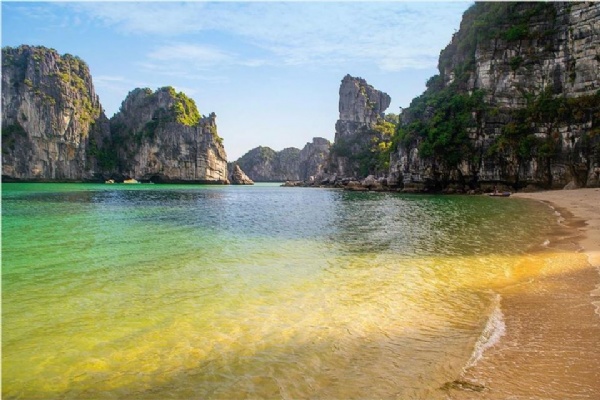 02D/01N - Off the beaten track cruise in Halong Bay and Lan Ha Bay