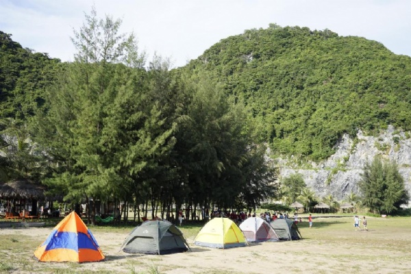Camping in Cat Ba island